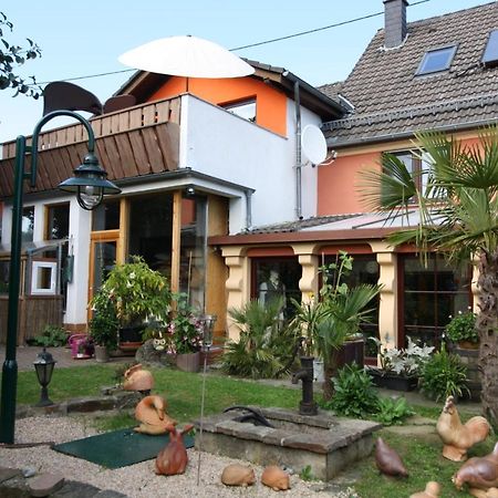 Eifelvulkan Neichen Luaran gambar