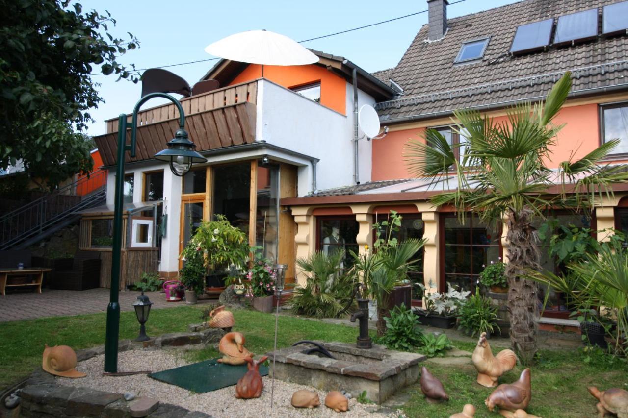 Eifelvulkan Neichen Luaran gambar
